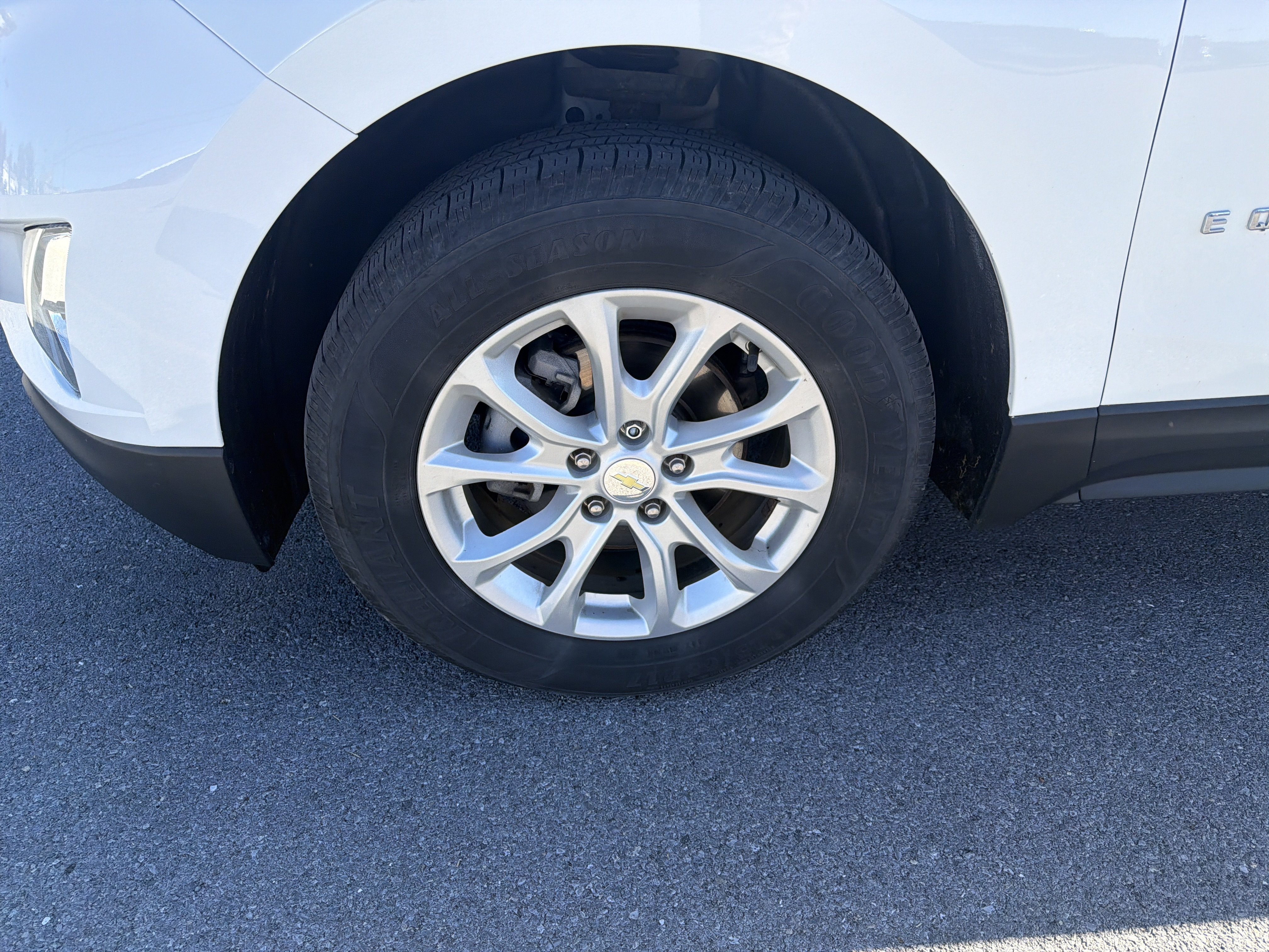Used 2020 Chevrolet Equinox LT AWD/4WD image 16