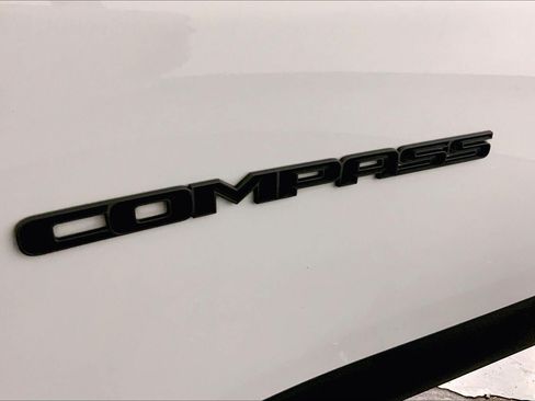 Used 2025 Jeep Compass Trailhawk AWD/4WD image 20