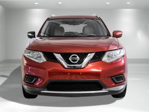 Used 2015 Nissan Rogue SV image 4