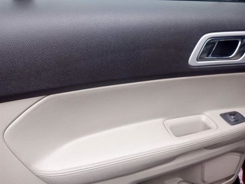 Used 2012 Ford Explorer XLT image 6