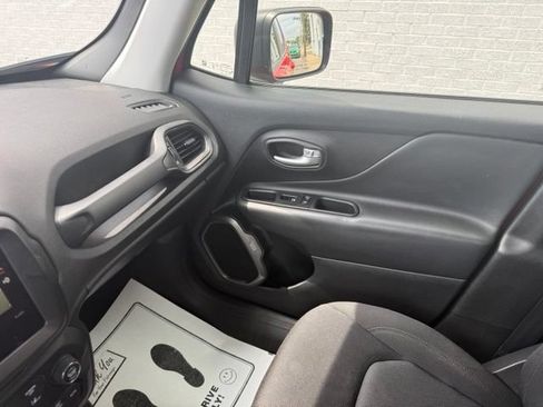 Used 2023 Jeep Renegade Latitude AWD/4WD image 24