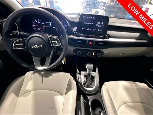 Used 2022 Kia Forte LXS w/ LXS Technology Package FWD image 14