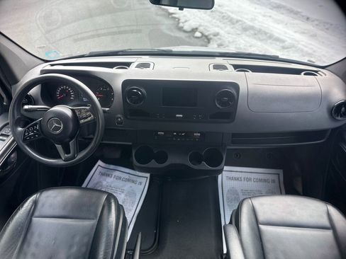Used 2019 Mercedes-Benz Sprinter 2500 w/ Acoustic Package image 30