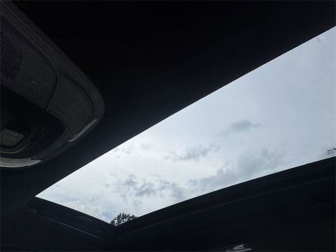 New 2025 Hyundai Elantra Limited image 29