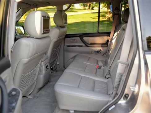 Used 2007 Toyota Land Cruiser AWD/4WD image 58