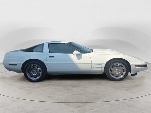 Used 1994 Chevrolet Corvette Coupe RWD image 4