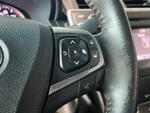 Used 2016 Toyota Camry SE FWD image 25