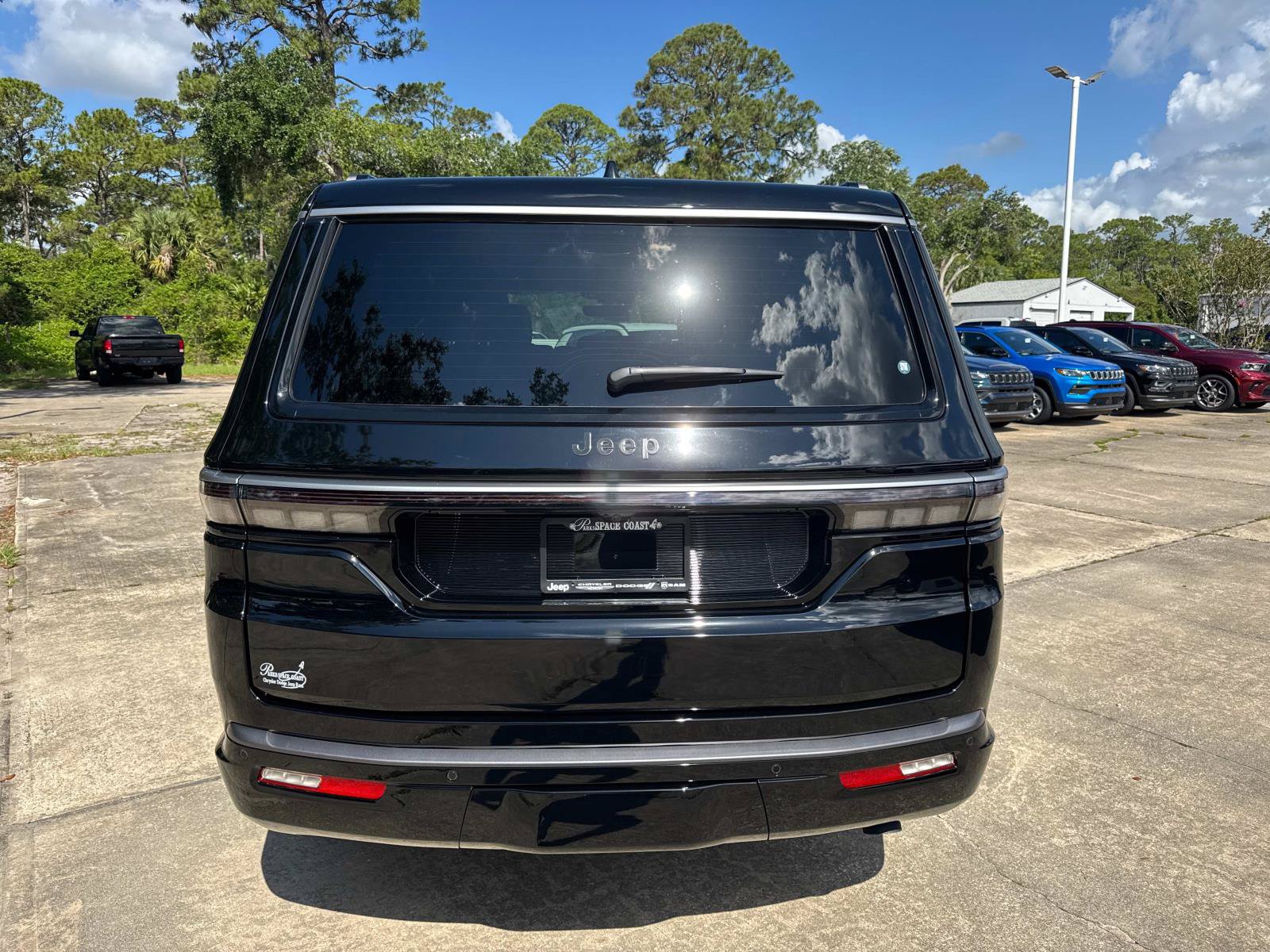 New 2026 Jeep Grand Wagoneer 2WD w/ Premium Group I image 4