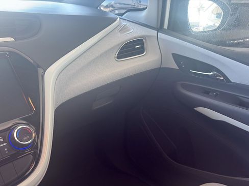 Used 2021 Chevrolet Bolt LT image 8