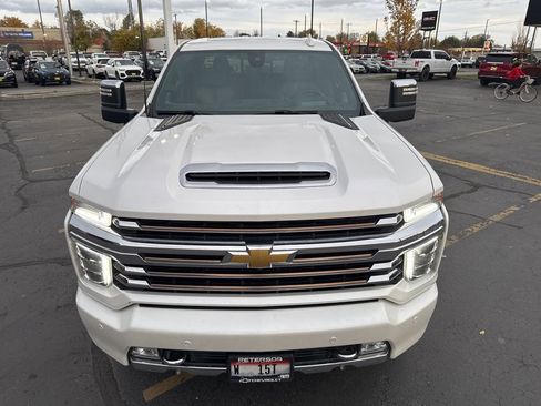 Used 2022 Chevrolet Silverado 2500 High Country w/ Technology Package image 10
