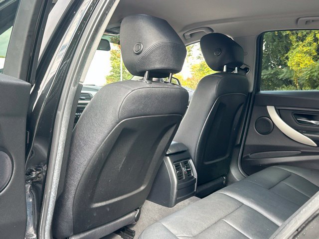 Used 2018 BMW 320i xDrive Sedan AWD/4WD image 25