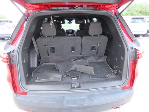 Used 2023 Chevrolet Traverse LT image 12
