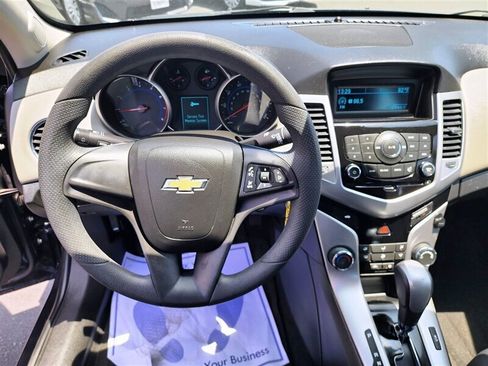 Used 2016 Chevrolet Cruze LS image 32