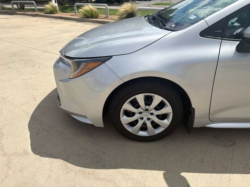 Used 2024 Toyota Corolla LE FWD image 2