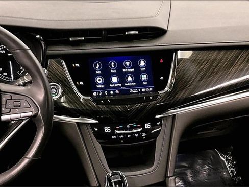 Used 2022 Cadillac XT6 Premium Luxury image 6