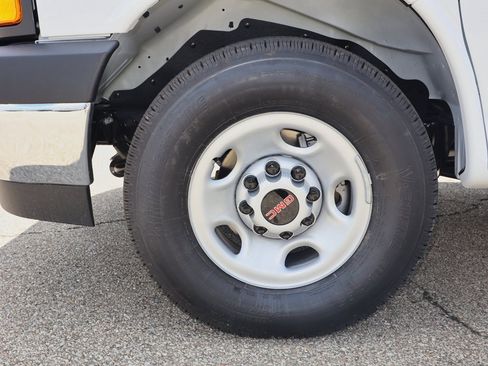 New 2025 GMC Savana 2500 Extended w/ Driver Convenience Package image 14