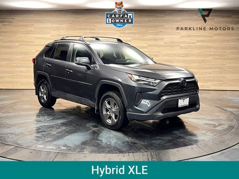 Used 2025 Toyota RAV4 XLE image 1