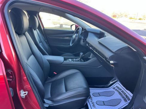 Used 2019 MAZDA MAZDA3 Sedan w/ Preferred Package image 20