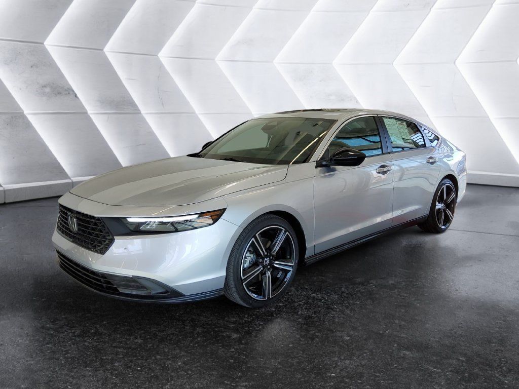 Used 2025 Honda Accord Sport image 3