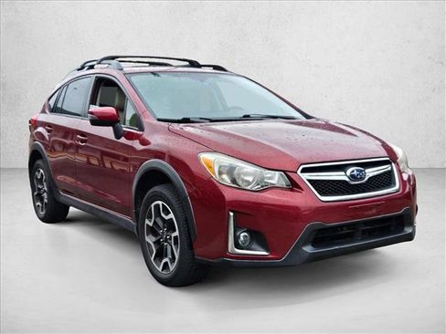 Used 2017 Subaru Crosstrek 2.0i Limited image 3