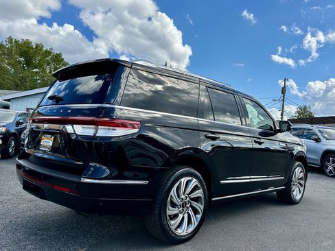 Used 2022 Lincoln Navigator Reserve image 6