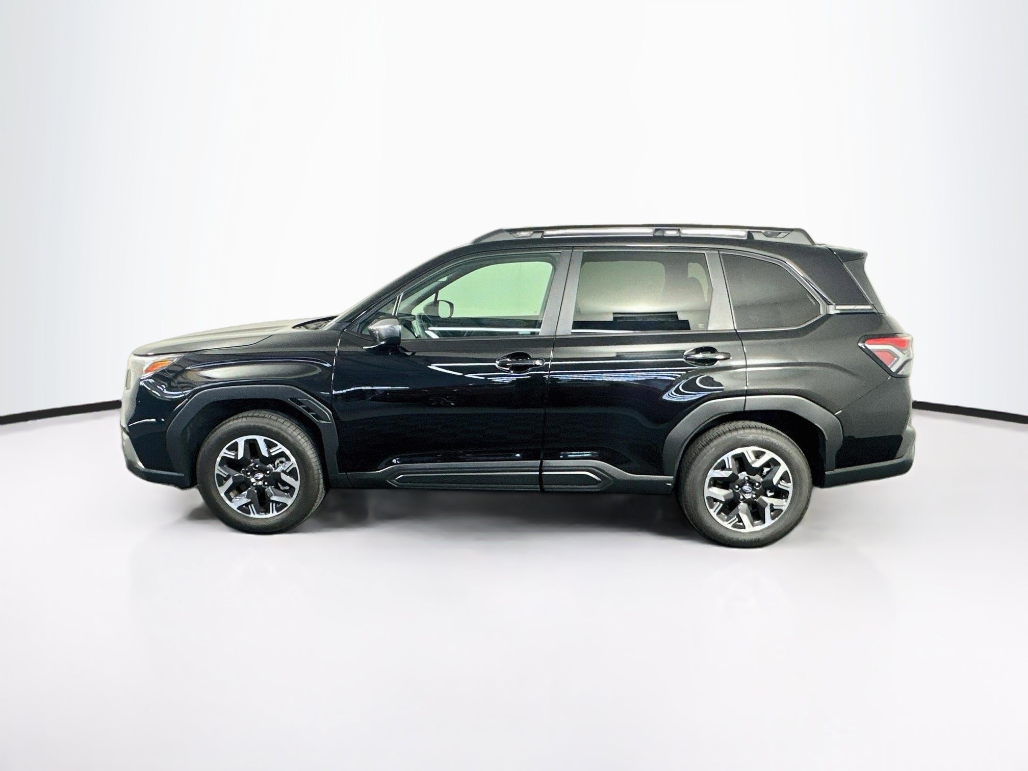 Used 2026 Subaru Forester Premium AWD/4WD image 4