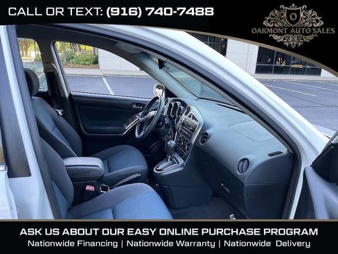 Used 2005 Toyota Matrix XR FWD image 12