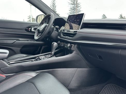 Used 2023 Jeep Compass Trailhawk image 19