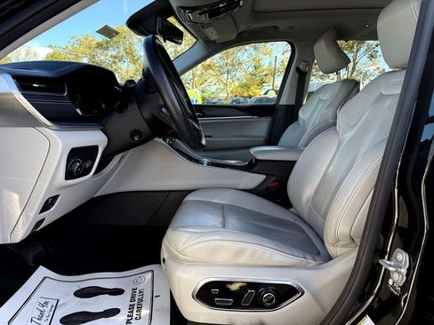 Used 2021 Jeep Grand Cherokee L Overland w/ Luxury Tech Group IV image 11