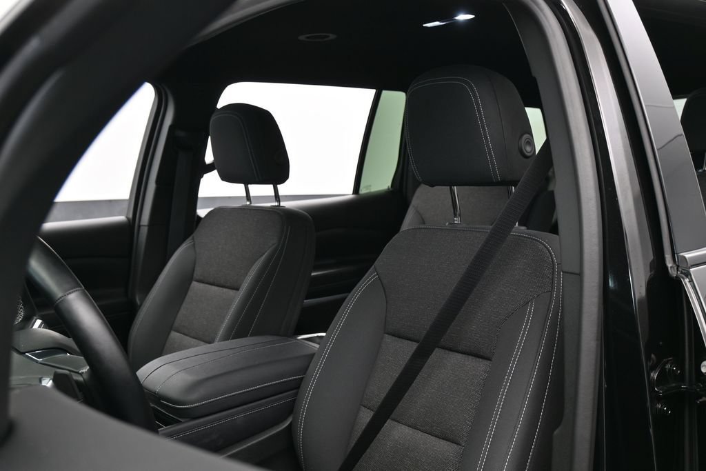 Used 2026 Chevrolet Traverse LT FWD image 10