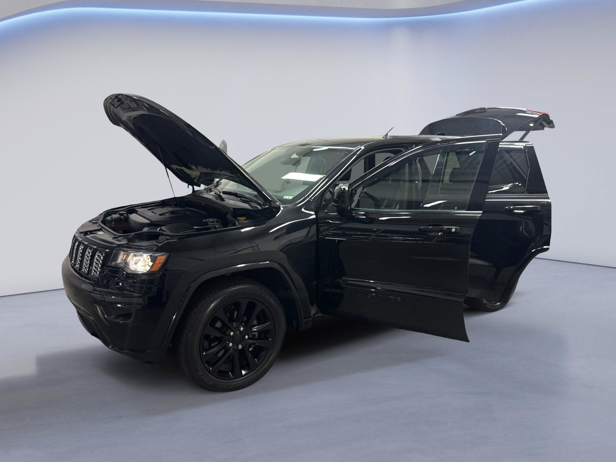 Used 2019 Jeep Grand Cherokee Altitude RWD image 11