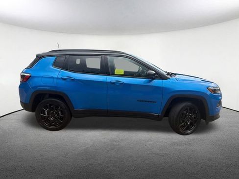 Used 2023 Jeep Compass Latitude w/ Convenience Group AWD/4WD image 15