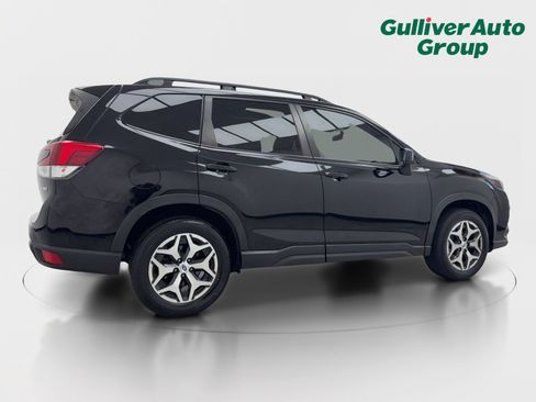 Used 2023 Subaru Forester Premium AWD/4WD image 9