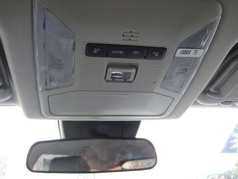 Used 2025 Toyota RAV4 XLE AWD/4WD image 16