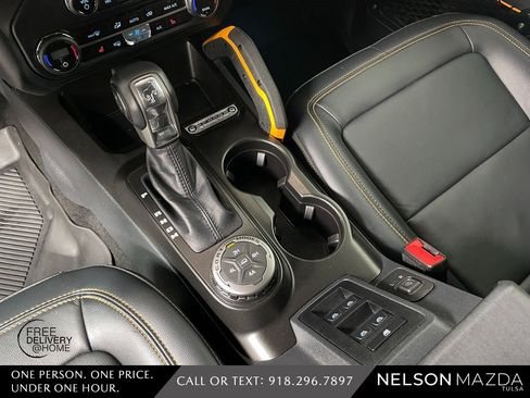 Used 2023 Ford Bronco Badlands image 28
