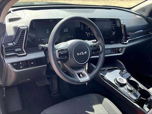 Used 2023 Kia Sportage LX image 17