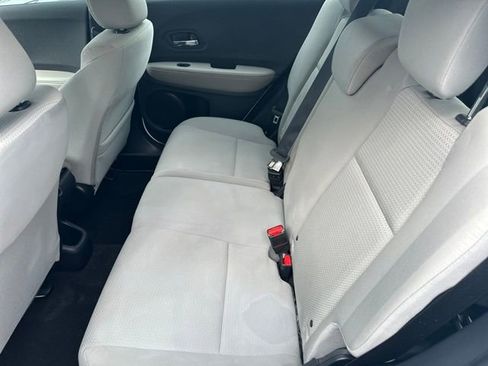 Used 2022 Honda HR-V LX image 9