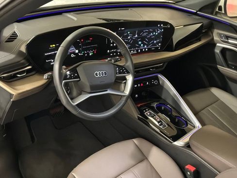 Certified 2025 Audi Q5 Premium w/ Convenience Package image 17