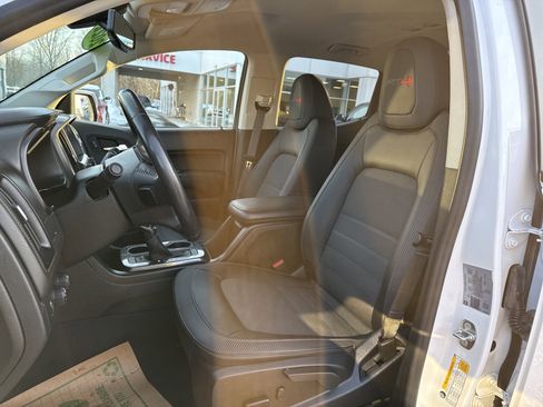 Used 2022 GMC Canyon AT4 w/ Trailering Package image 15