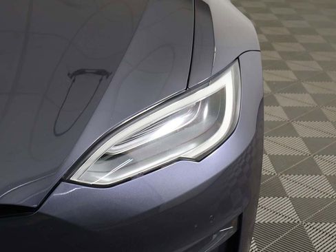Used 2021 Tesla Model S Plaid image 17