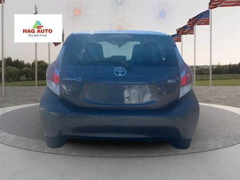 Used 2015 Toyota Prius C Two image 6