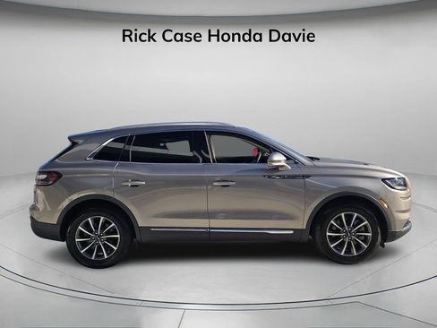 Used 2021 Lincoln Nautilus FWD image 1