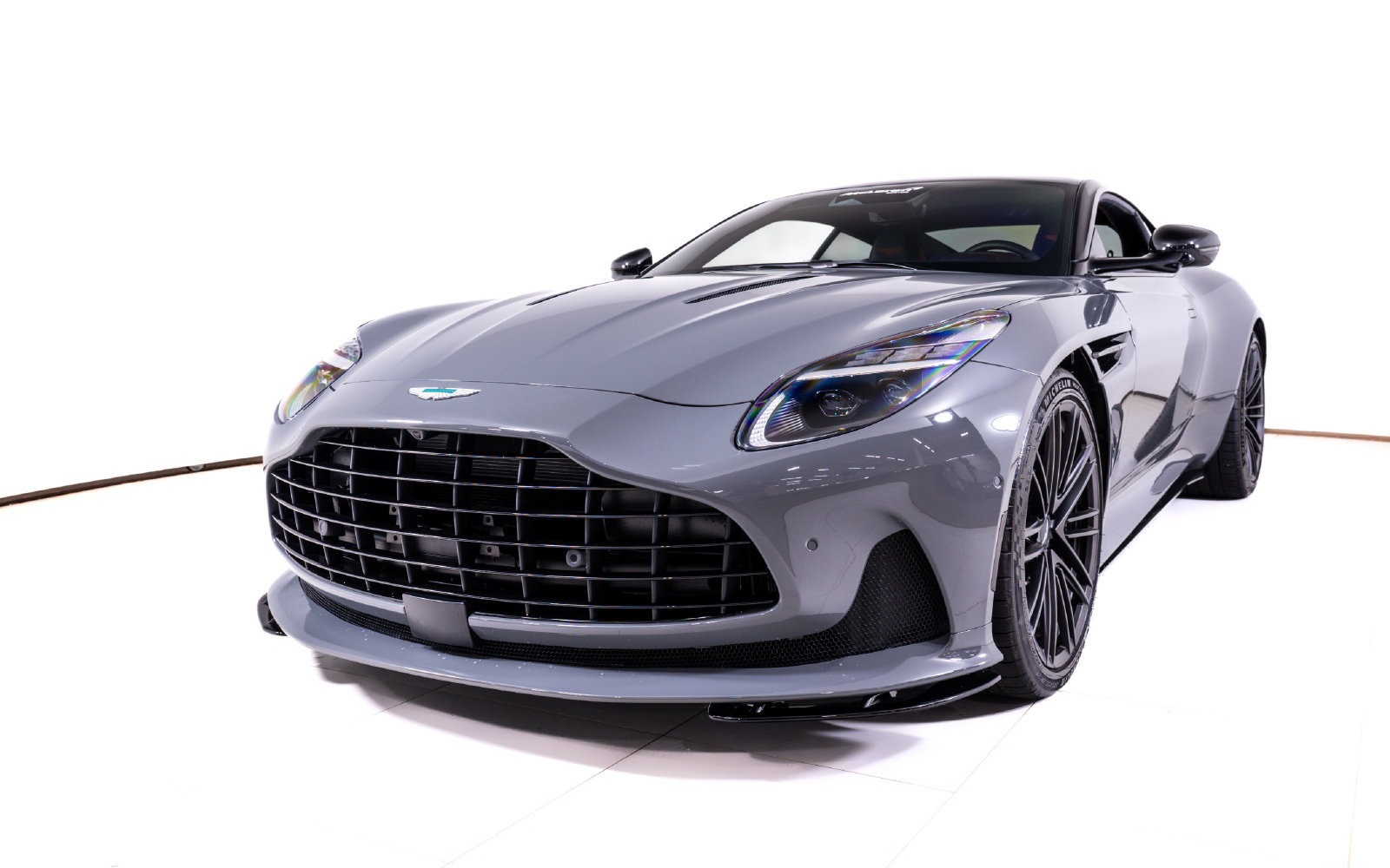 Used 2025 Aston Martin DB12 Coupe RWD image 9
