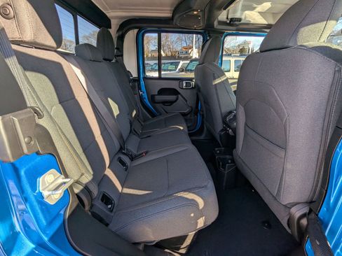 New 2026 Jeep Gladiator Sport image 21