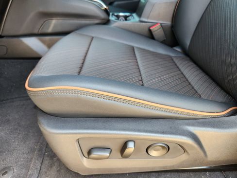 New 2025 GMC Canyon AT4 w/ Nightfall Edition image 18