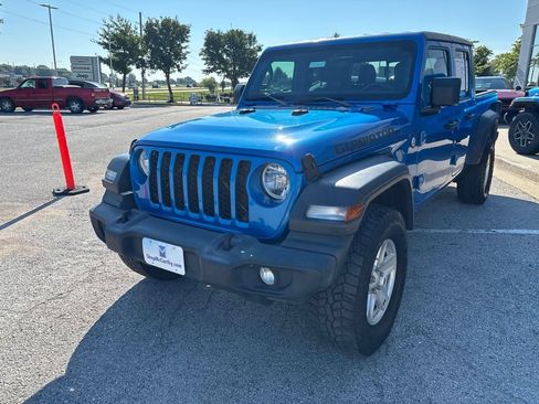 Used 2020 Jeep Gladiator Sport w/ Quick Order Package 24S AWD/4WD image 12