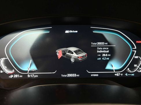 Used 2023 BMW 530e w/ Premium Package RWD image 11