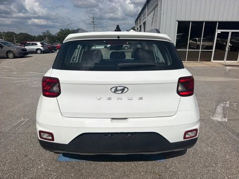 Used 2020 Hyundai Venue SEL FWD image 9