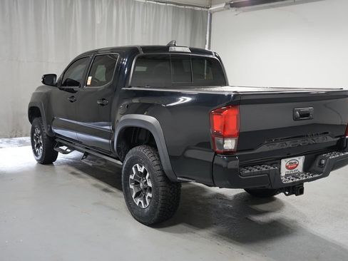 Used 2020 Toyota Tacoma TRD Off-Road w/ Technology Package image 6