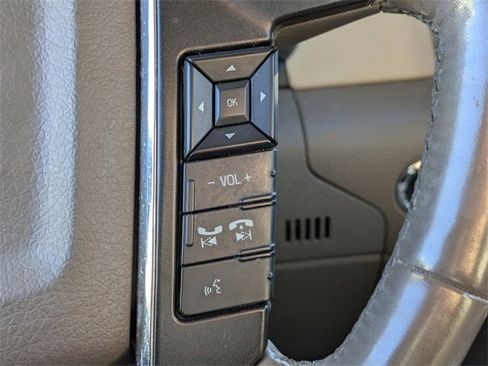 Used 2015 Lincoln Navigator 2WD image 30